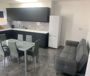 1 bedroom in a house share to rent - Photo 4