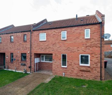 3 bedroom end of terrace house to rent - Photo 3