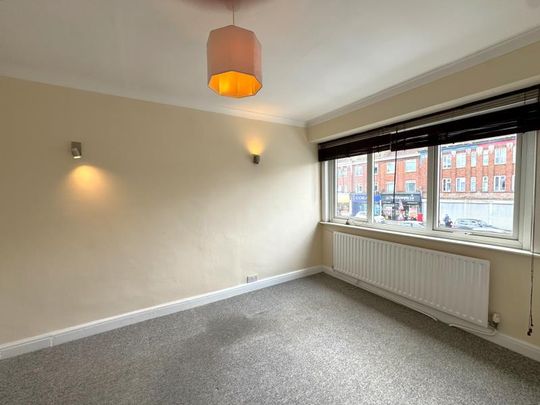 Kingston Road, Staines, Surrey, TW18 - Photo 1