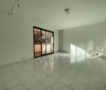 Location Appartement 4 pièces 94m² AVIGNON 84000 - Photo 2