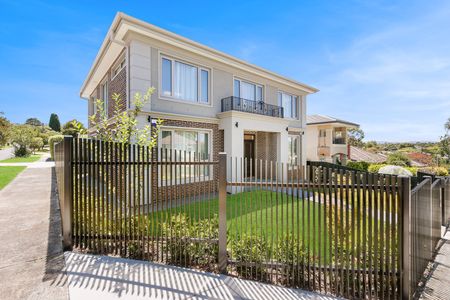 Brand New Spacious Five-Bedroom Family Home in Prime Burwood Location - Photo 3