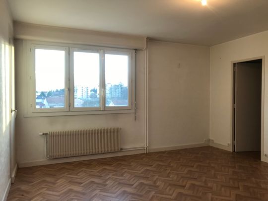 Location Appartement 3 pièces 62m² RIORGES 42153 - Photo 1