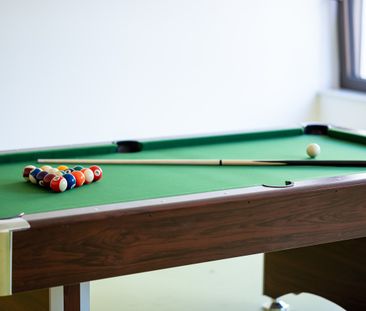 Stilvolle 2-Zi.-Wohnung mit Kücheninsel, Ankleide und Loggia im 4. ... - Foto 2