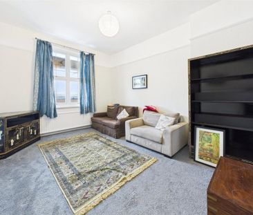 3 bedroom flat to rent - Photo 6