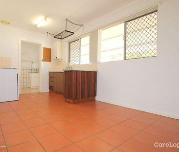 16 Dawson Way, Parmelia, WA 6167 - Photo 1