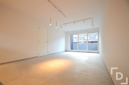 Nieuwbouwappartement met staanplaats in centrum Ieper - Photo 2