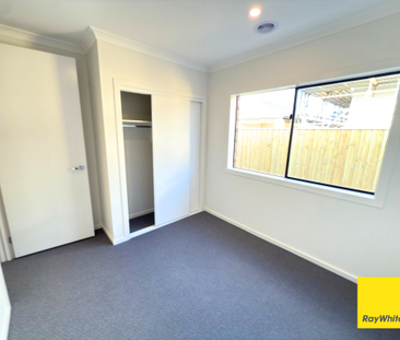 Exceptional Metricon Comfort Meets Modern Living in The Grove - Photo 3