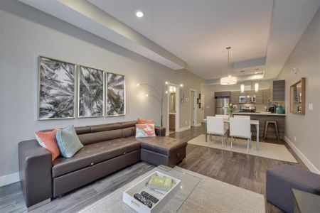 Executive 1 Bed + Den Condo In Strathcona – Just Steps From Whyte Avenue - Photo 4