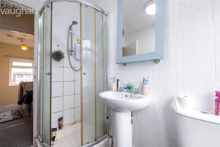 4 bedroom terraced house to rent - Photo 2