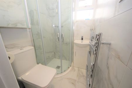 Holly Grove, Kingsbury, NW9 - Photo 4