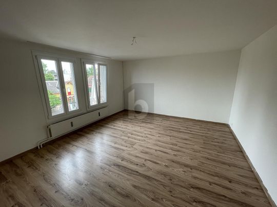 RENOVATED WITH MODERN KITCHEN - Foto 1