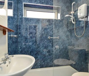 2 bedroom semi-detached bungalow to rent - Photo 5