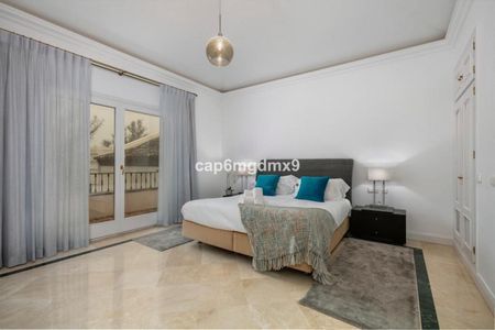 House in Nueva Andalucía, Costa del Sol - Photo 4