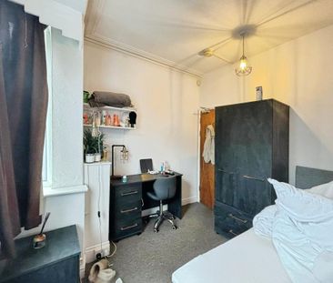 6 bedroom terraced house to rent - Photo 3