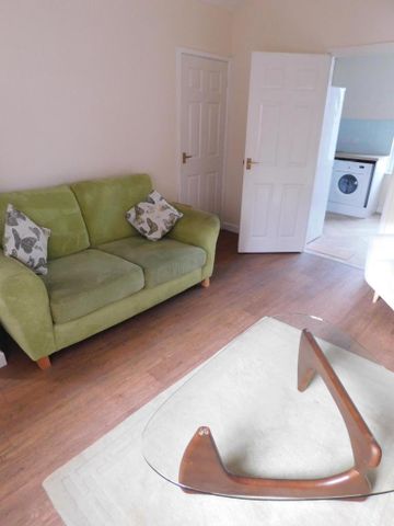 2 bedroom terraced house to rent - Photo 3