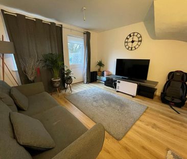 2 bedroom end of terrace house to rent - Photo 2