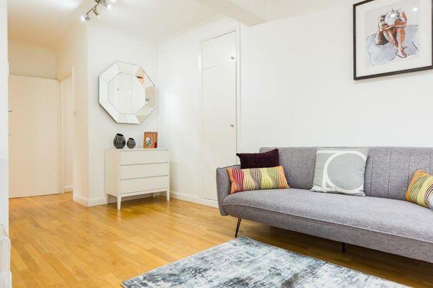 Studio to rent - Photo 1