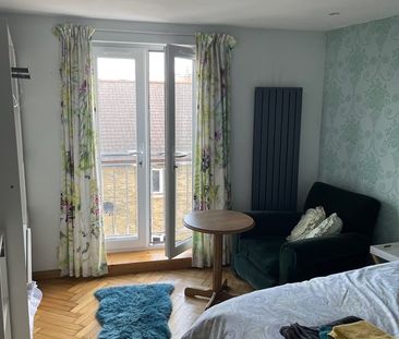 Room in a Shared House, Knoll Road, SW18 - Photo 5