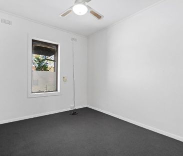51 Dunstan Parade, Port Melbourne VIC 3207 - House For Rent | Domain - Photo 5