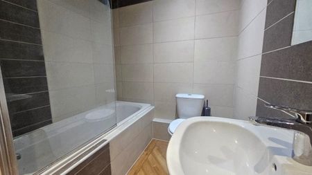 Grimshaw Place, Preston - Photo 4