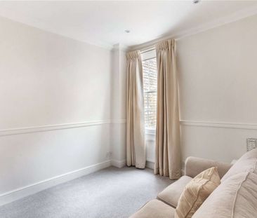 A Charming Three Bedroom House in Knightsbridge – Elegance and Comfort at Your Doorstep - Photo 2