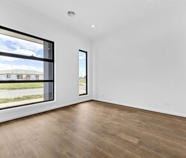 Zoned for Werribee Secondary – Brand New Family Home for Rent! - Photo 6