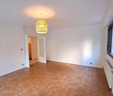 JACOB BELLECOMBETTE - T2 avec balcon et garage - Photo 2