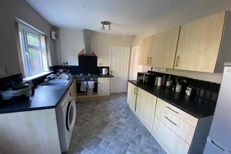 2 bedroom terraced house to rent - Photo 5