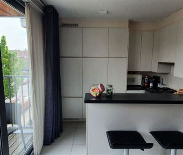 Appartement te huur in Kortrijk voor € 700 met 1 slaapkamer - Photo 1