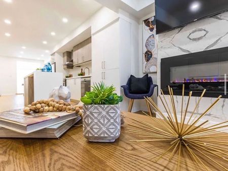 For Lease - 386 Coxwell Avenue, Toronto, Ontario - Photo 2