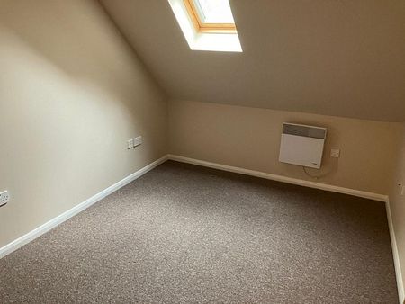 Flat 24 Emerson House, Butts Green Road, Hornchurch - Photo 3