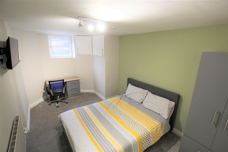 Delph Mount, Woodhouse, LS6 2HS, Leeds - Photo 2