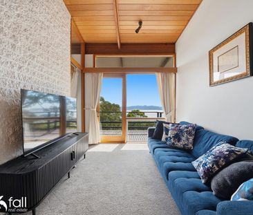 Spacious Furnished Family Home, Panoramic Views - Photo 3