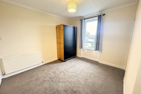 2 Bed, Flat - Photo 3