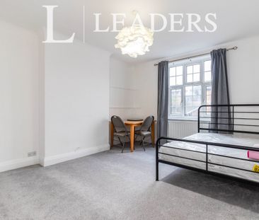 3 bedroom apartment to rent London Road, Kingston upon Thames, KT2 - Photo 3