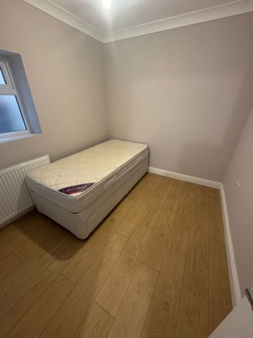 1 Bed Flat, High Road, N11 - Photo 4