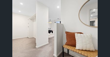 A Contemporary Residence for Effortless Living - Photo 4