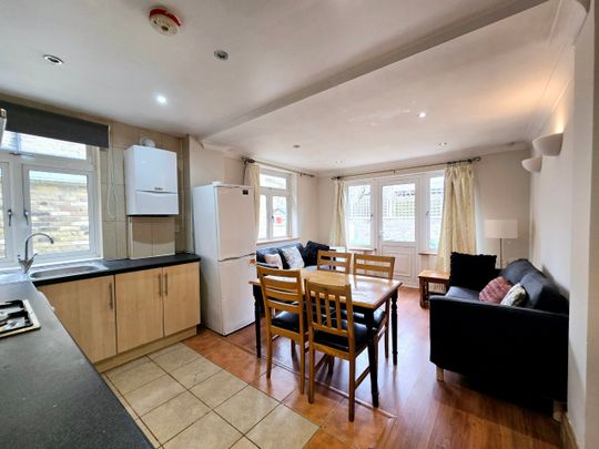 Tooting Bec Road, Tooting Bec - Photo 1