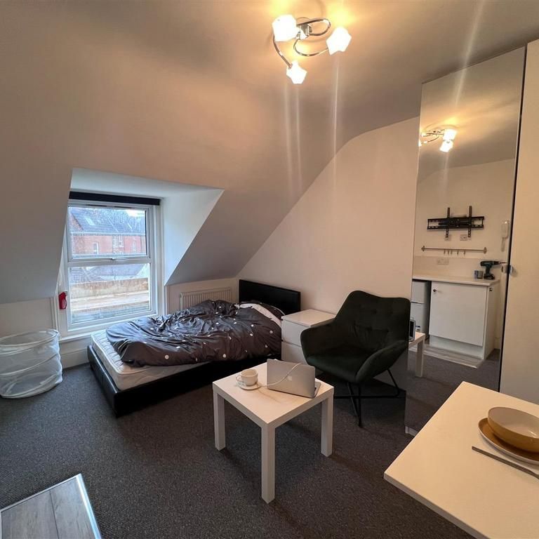 6 bedroom house share to rent - Photo 1