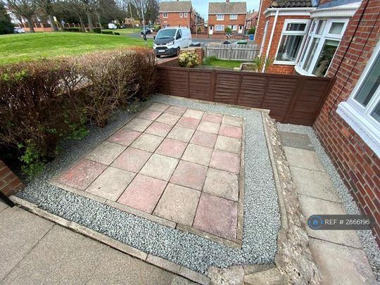 2 bedroom semi-detached house to rent - Photo 1