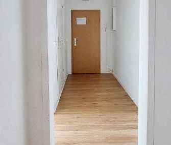 4 Zimmer mit Balkon und EBK, frisch saniert mit Aufzug - Foto 1