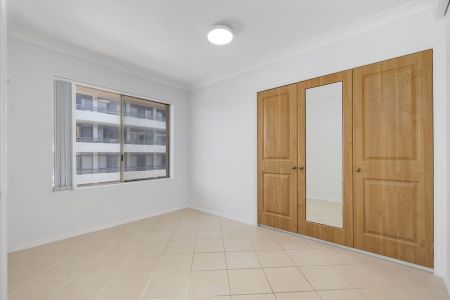 Light-Filled Apartment Only 350m To Town Beach! - Photo 3