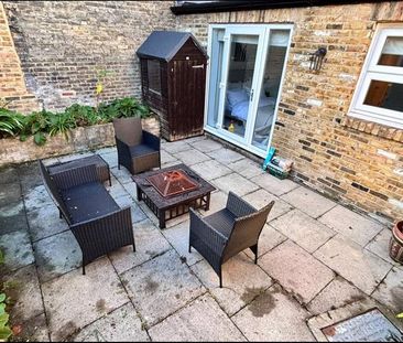 2 bedroom terraced house to rent - Photo 4