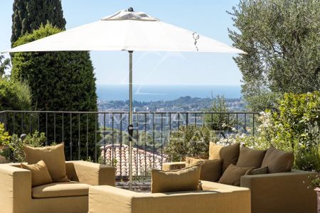 À pied du village, charmante villa avec vue panoramique mer - Photo 5