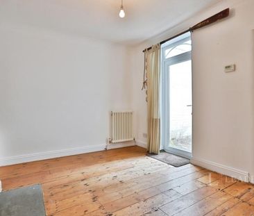 2 bedroom house to rent Wick Lane, Christchurch, BH23 - Photo 2