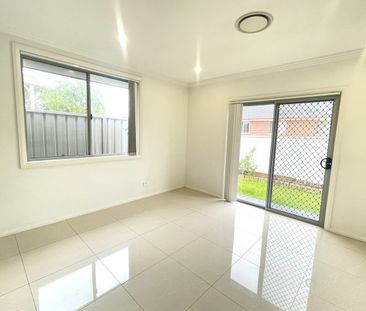 MODERN GRANNY FLAT! - Photo 1