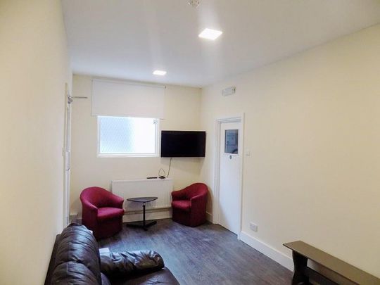 6 bedroom maisonette to rent - Photo 1