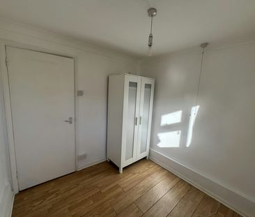 Flat to rent on - Photo 3