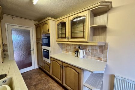 Shallcross Lane, DUDLEY - Photo 3