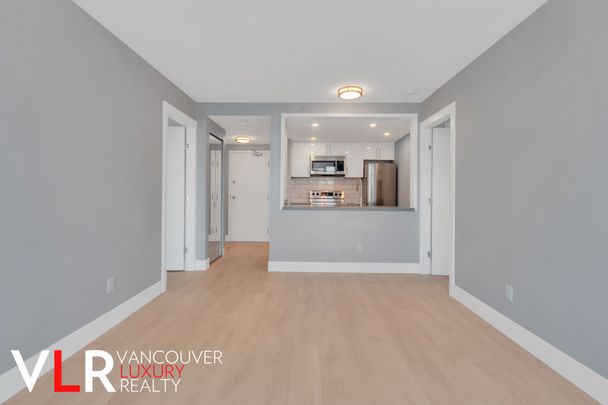 Condo in Downtown Vancouver, BC - Photo 1